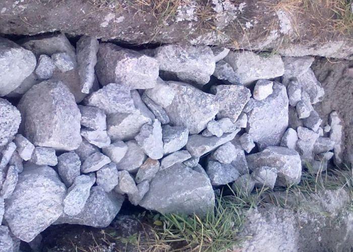 Укладка камня в бутовый фундамент