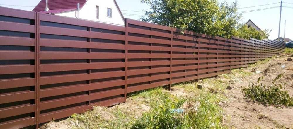 Горизонтальное расположение евроштакетника