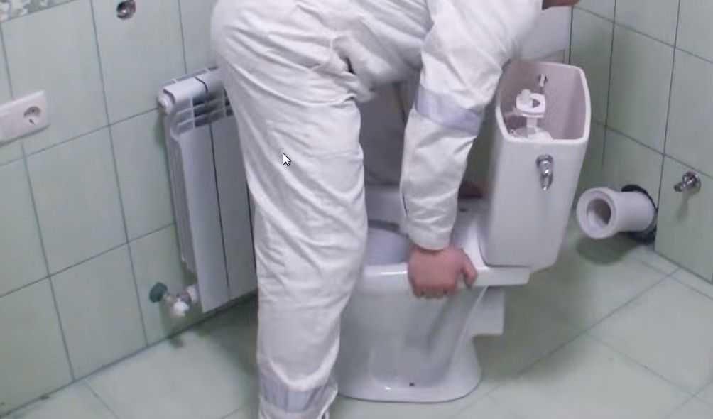 Установка унитаза